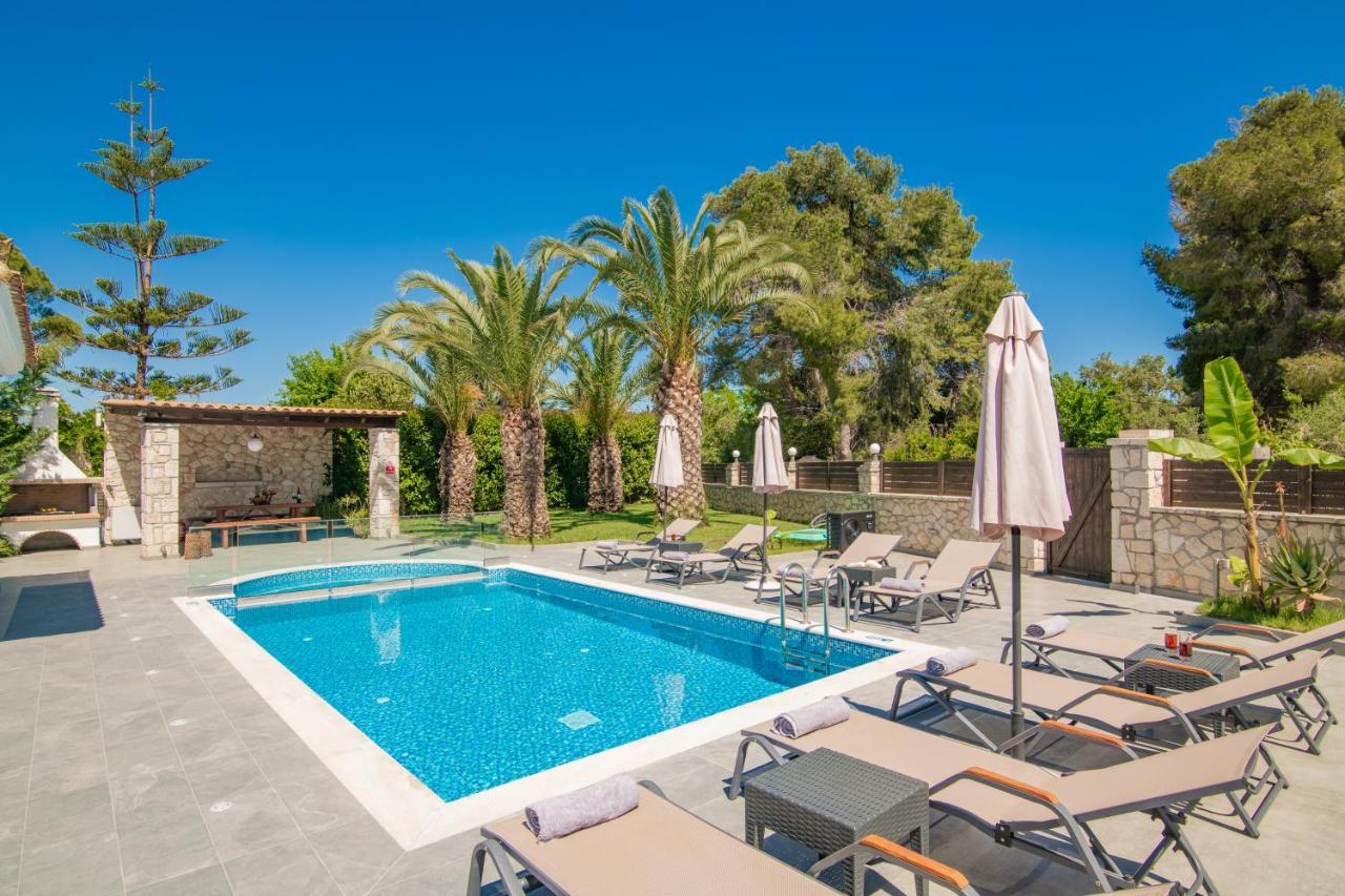 Luxury Villa Vanato & Pool Koukounaria Exterior photo