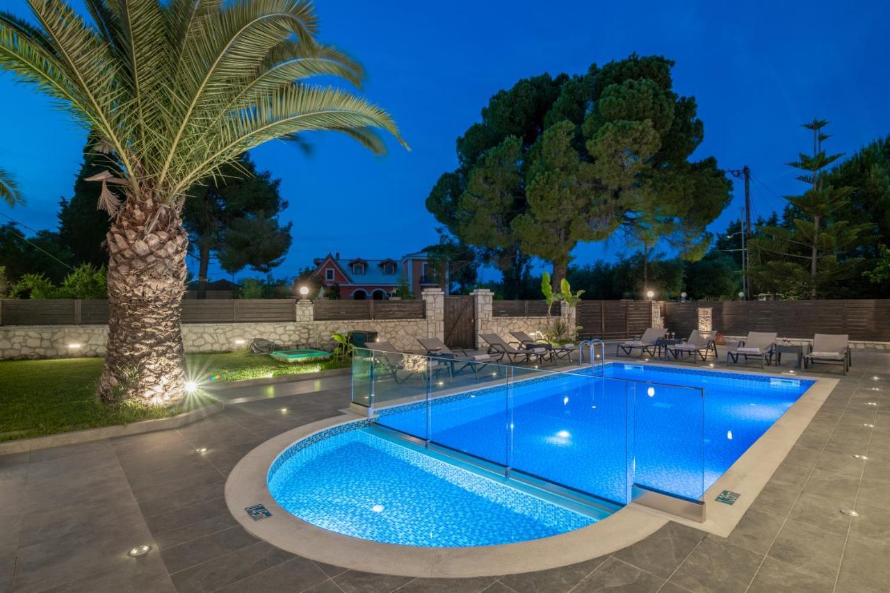 Luxury Villa Vanato & Pool Koukounaria Exterior photo
